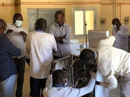 La formation du personnel médical un atout pour mieux utiliser les équipements biomédicaux La formation du personnel médical un atout pour mieux utiliser les équipements biomédicaux